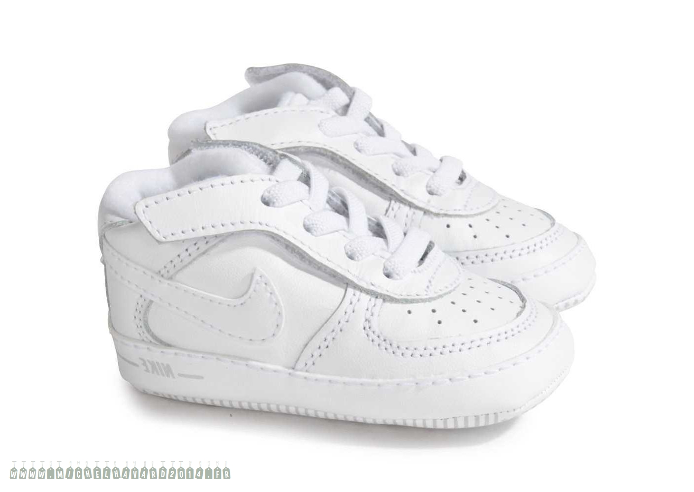 chaussure nike bebe blanche, Nike Air Force 1 Bébé Blanche Baskets - Chaussures Enfant Boutiques